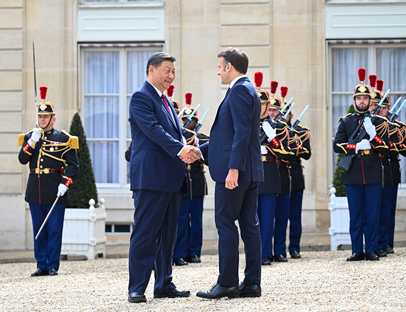 习近平同法国总统马克龙、欧盟委员会主席冯德莱恩举行中法欧领导人三方会晤(图2)