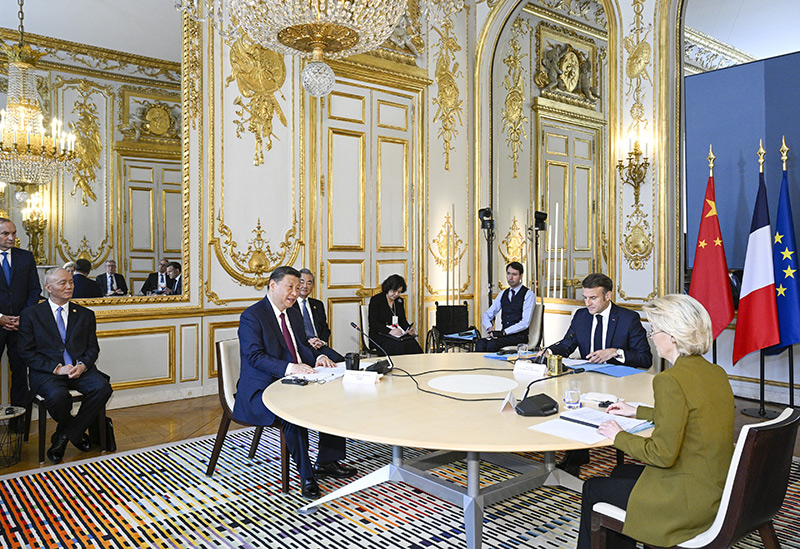 习近平同法国总统马克龙、欧盟委员会主席冯德莱恩举行中法欧领导人三方会晤(图1)
